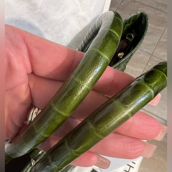 💚🐊BRAHMIN RACING GREEN LA SCALA GENUINE LEATHER STUNNING SWEETHEART TOTE🐊💚 - Picture 5 of 17